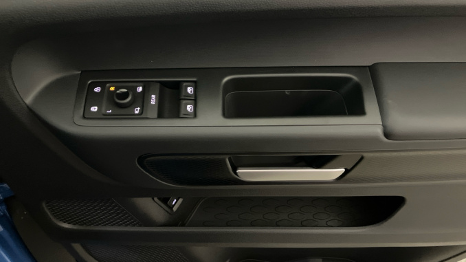 Volkswagen ID. Buzz 210kW Style Pro 79kWh 5dr Auto [Design+] Electric Estate - Image 19
